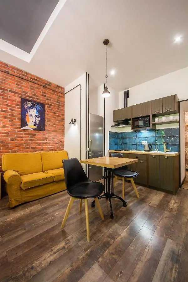 Loft Design Apartments On Desyatynnyi Ln Kijev